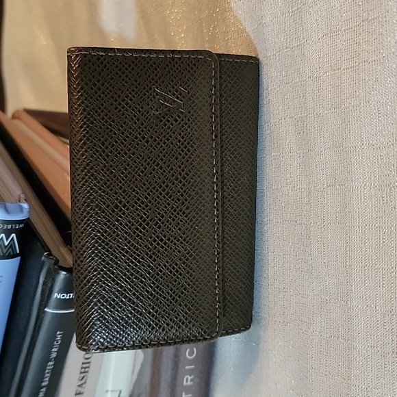 Louis Vuitton Taiga Key Case Pouch Authentic - Picture 1 of 15